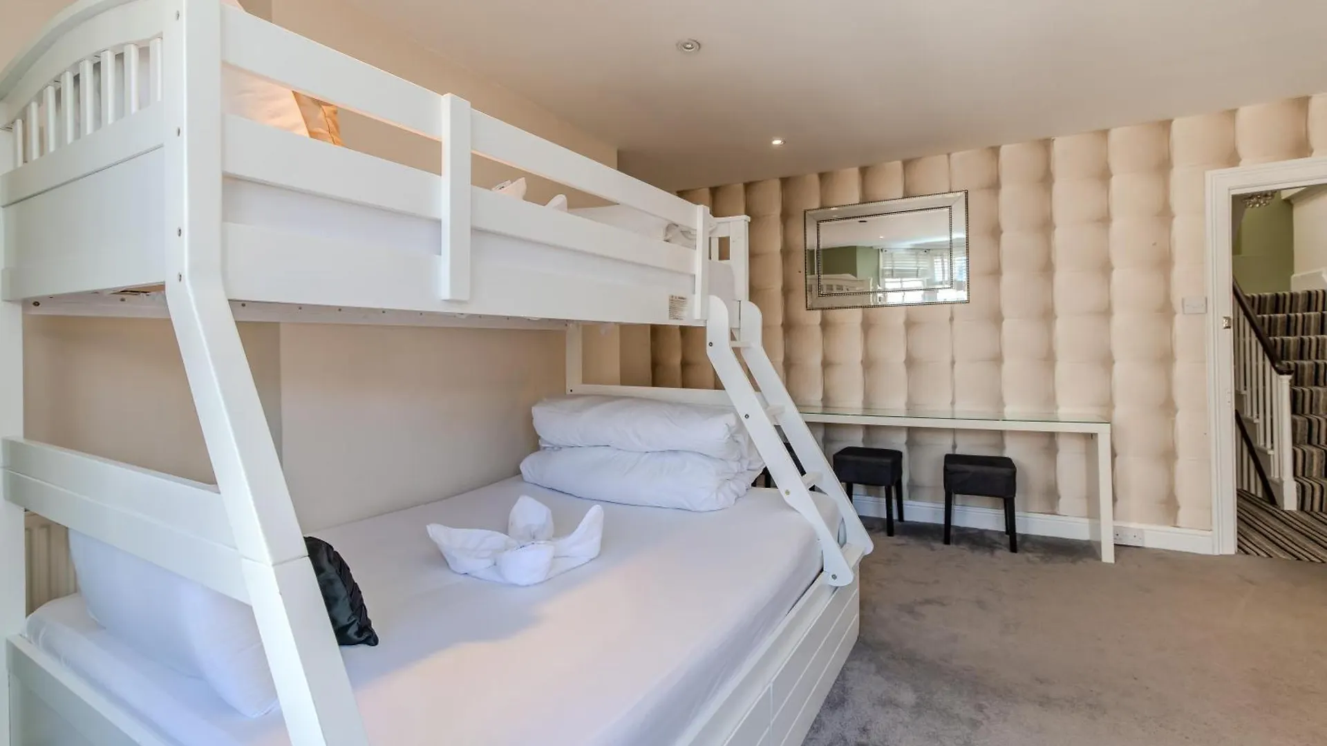 Elegant Family Home L 5 Bedrooms With Spacious Patio L Kemptown Brighton United Kingdom