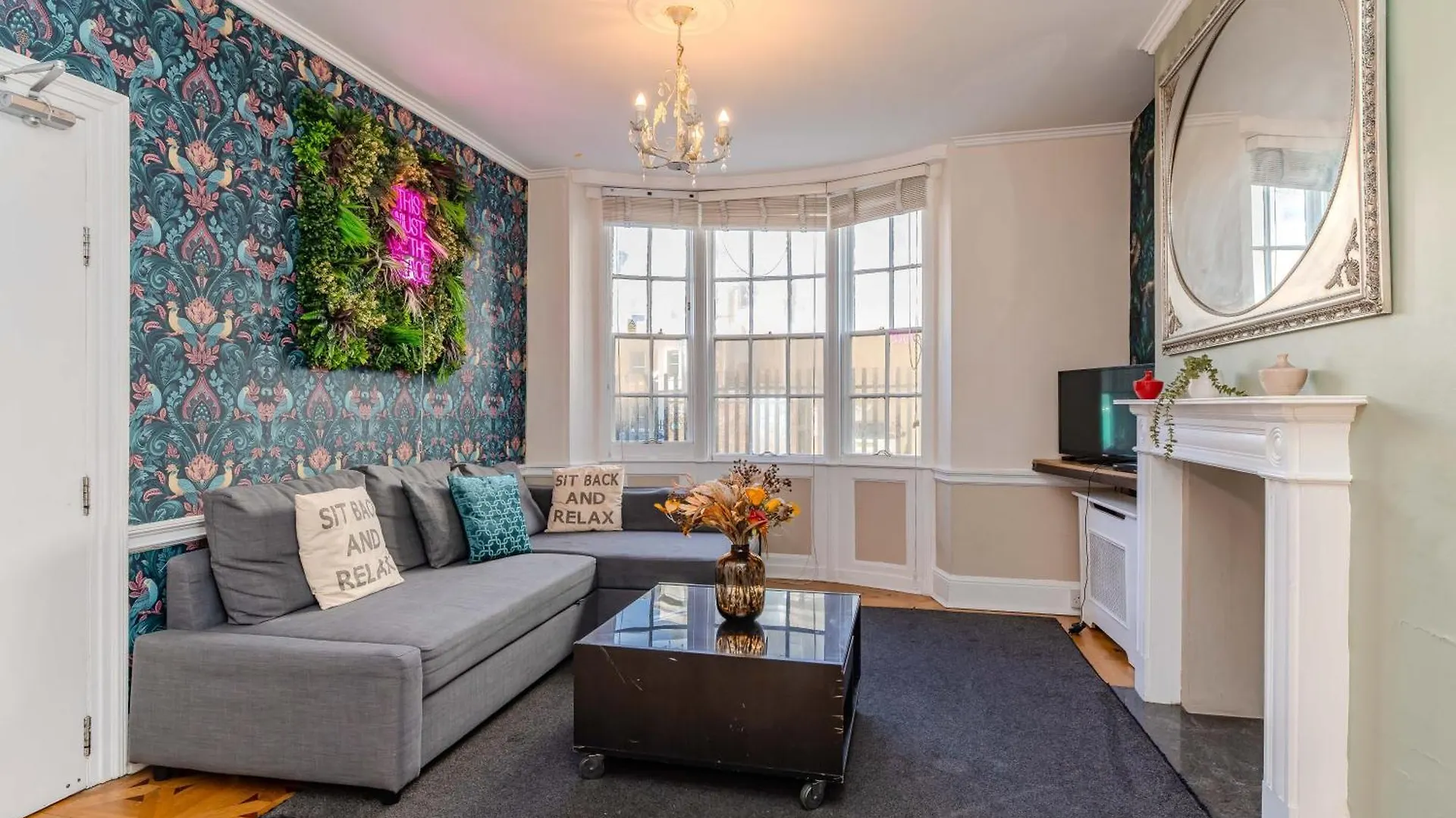 Elegant Family Home L 5 Bedrooms With Spacious Patio L Kemptown Brighton United Kingdom